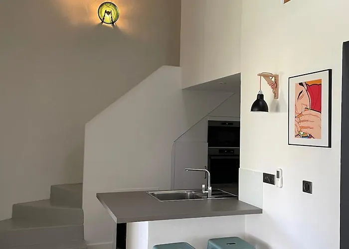 Très Beau Duplex, 2 Chambres, Parking Privé, à 5 Minutes Appartamento